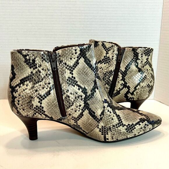 CLARKS Linvale Judith Vegan Snakeskin Bootie 8.5 W  *NEW* - Picture 2 of 14